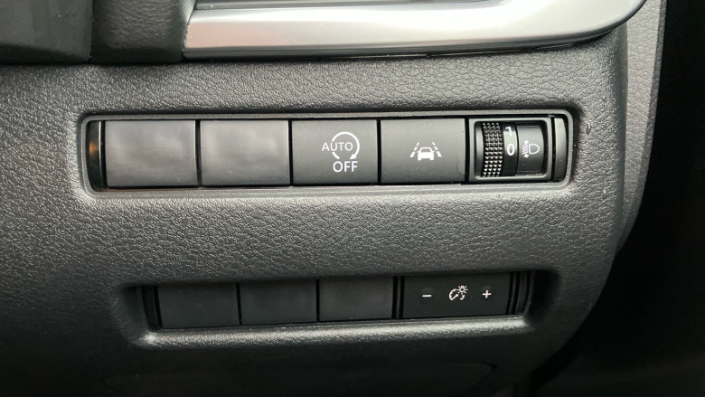 Nissan Qashqai 1.3 DiG-T MH Acenta Premium 5dr Petrol Hatchback